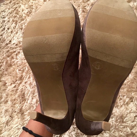 Heels - Picture 4 of 4